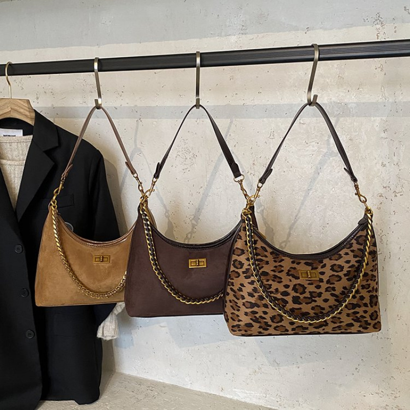 Luxury Bags Paris - حقيبة يد كروس أنيقة من الجلد