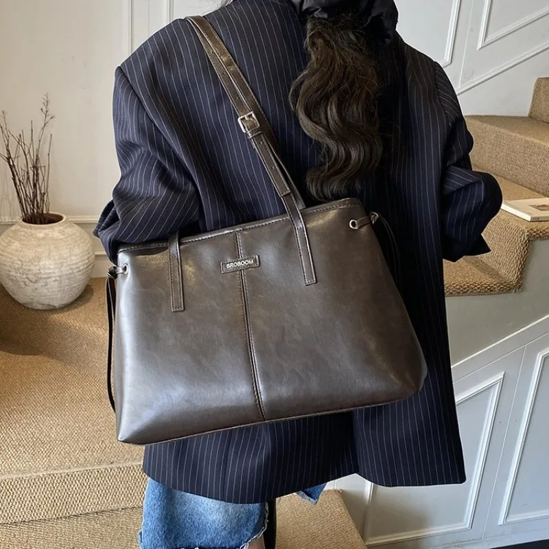 Luxury Bags Must Have - حقيبة حفاضات فاخرة بتصميم أنيق للنساء،