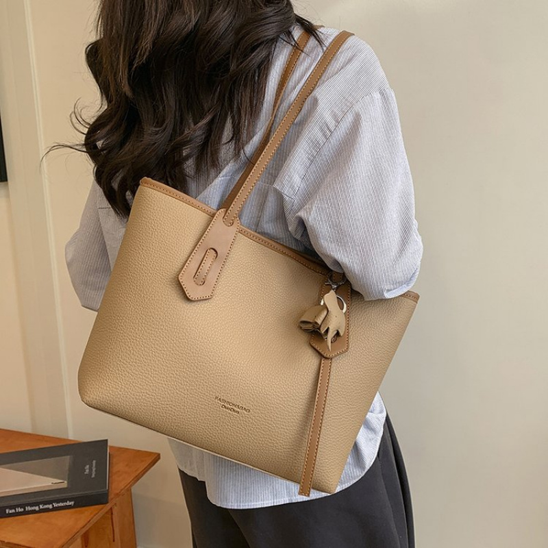 Luxury Bags Must Have - حقيبة حفاضات نسائية عصرية فاخرة من