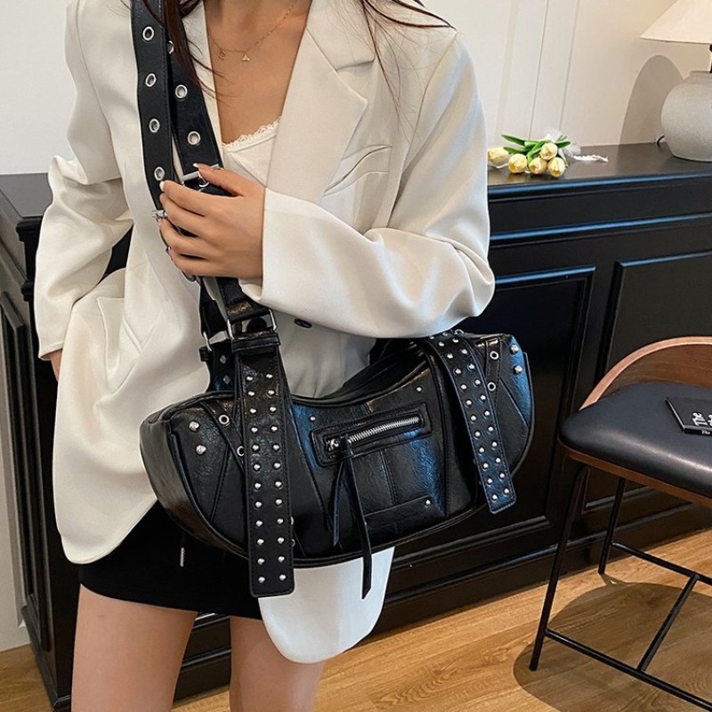 حقيبة يد نسائية فاخرة من الجلد - مراجعة Luxury Bags Must Have وسعره