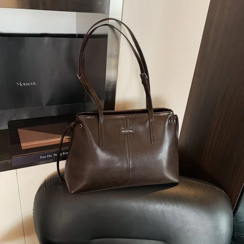 حقيبة حفاضات فاخرة بتصميم أنيق - مراجعة Luxury Bags Must Have وسعره
