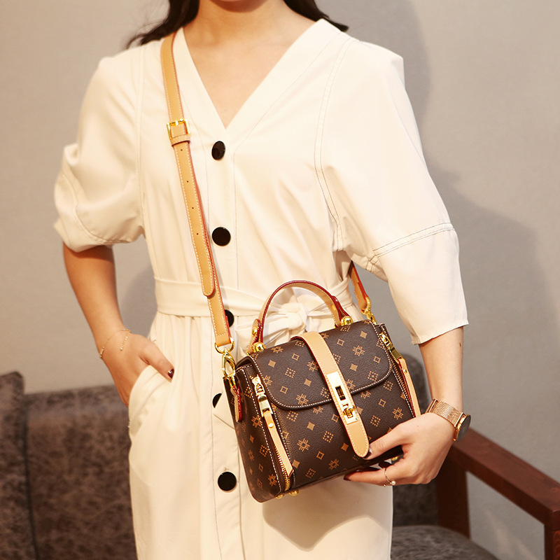 حقيبة حفاضات فاخرة بتصميم أنيق - مراجعة Luxury Bags Must Have وسعره