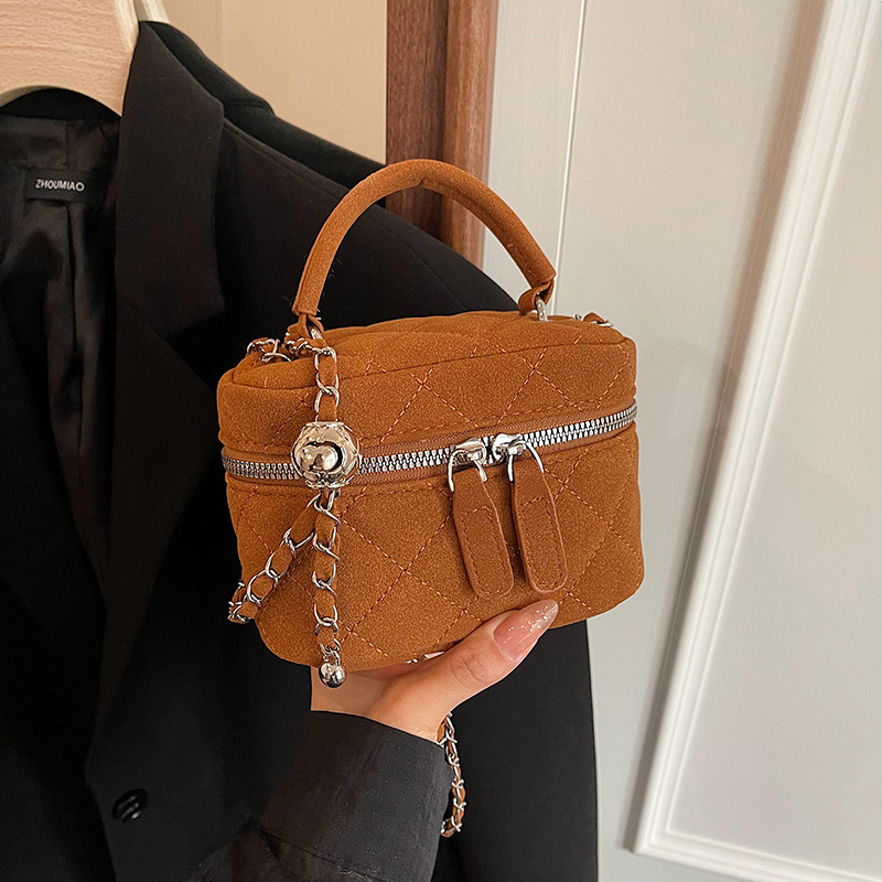 حقيبة نسائية صغيرة على الموضة  - مراجعة Chain Crossbody Quilted وسعره