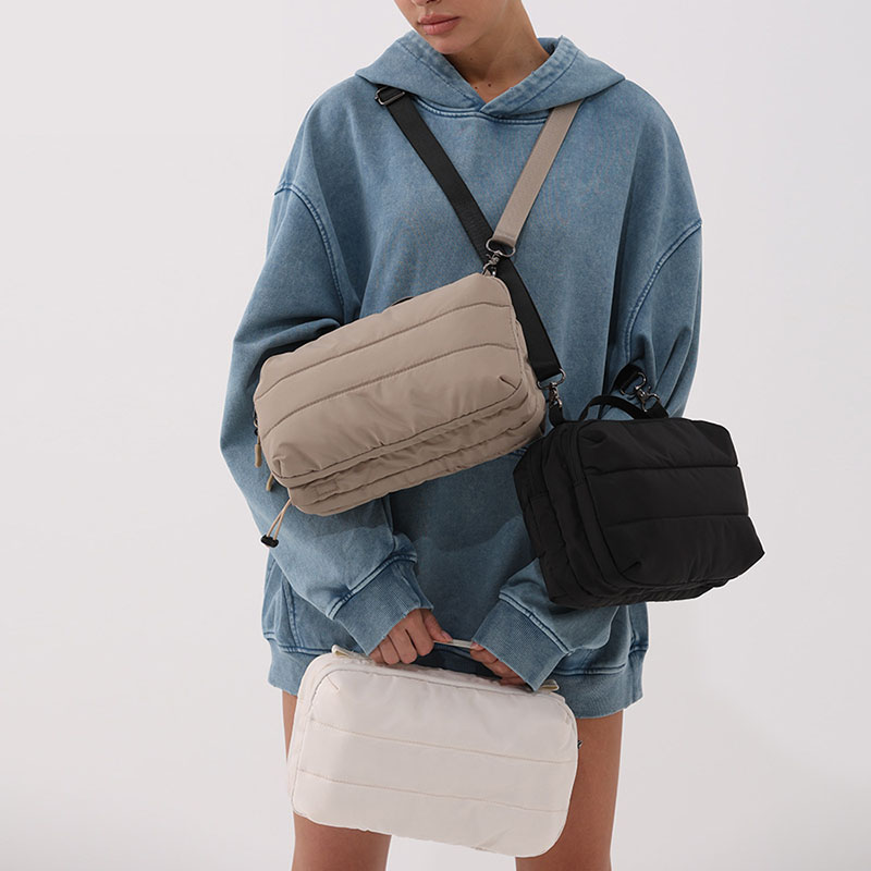 حقيبة منتفخة من النايلون خفيفة - مراجعة Chain Crossbody Quilted وسعره