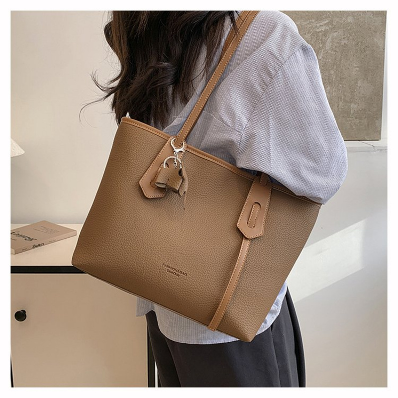 حقيبة حفاضات نسائية عصرية فاخر - مراجعة Luxury Bags Must Have وسعره