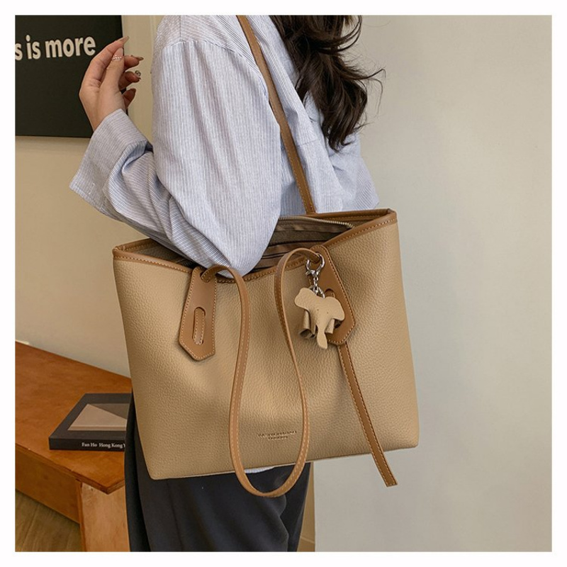 حقيبة حفاضات نسائية عصرية فاخر - مراجعة Luxury Bags Must Have وسعره