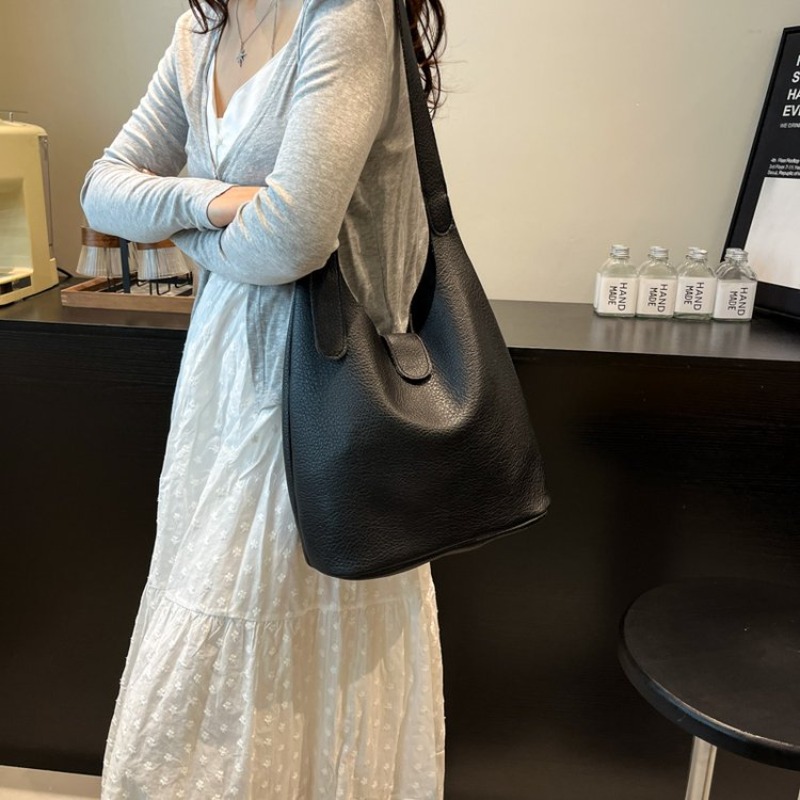 حقيبة حفاضات باريسية أنيقة للن - مراجعة Luxury Bags Must Have وسعره