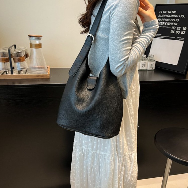 حقيبة حفاضات باريسية أنيقة للن - مراجعة Luxury Bags Must Have وسعره