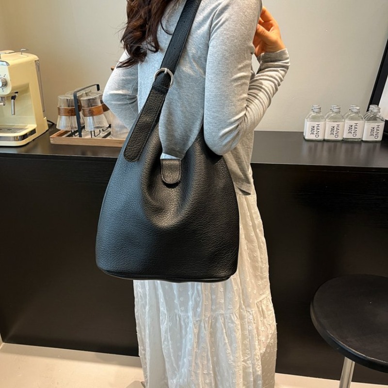 حقيبة حفاضات باريسية أنيقة للن - مراجعة Luxury Bags Must Have وسعره